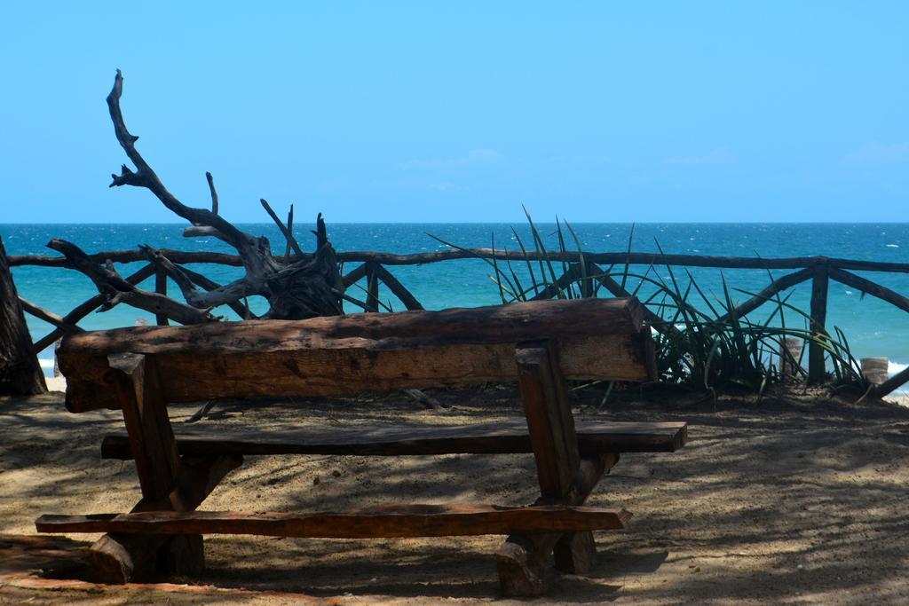 Na Beira Do Mar Pousada Prea Exterior photo